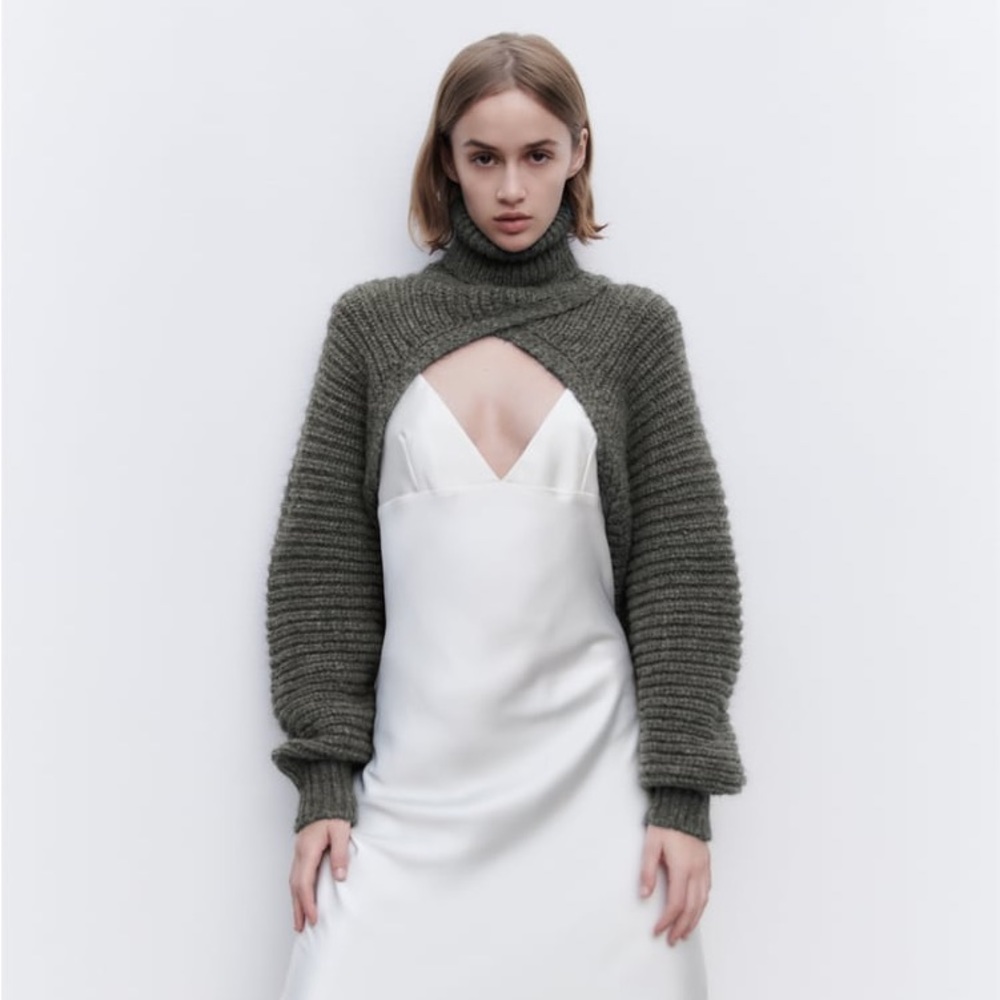 NWT Zara Turtleneck Sleeve Scarf